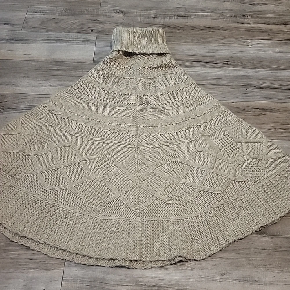 Gio Gio Poncho Sweater‎ Womens Small Medium Beige Knit Pullover Made In Italy